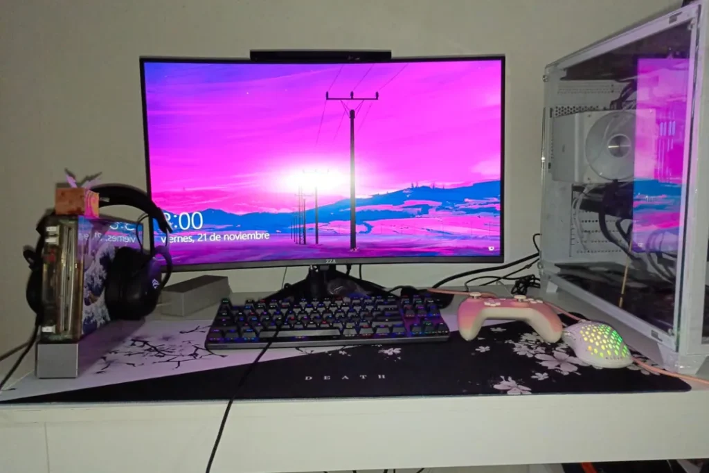 ZZA 32 Inch Curved 4K Monitor